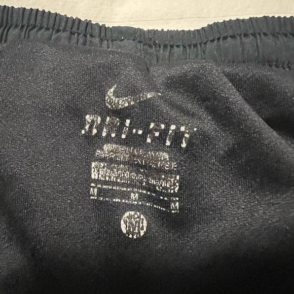 Lot of three Nike tempo running shorts Size Med - Picture 3 of 5